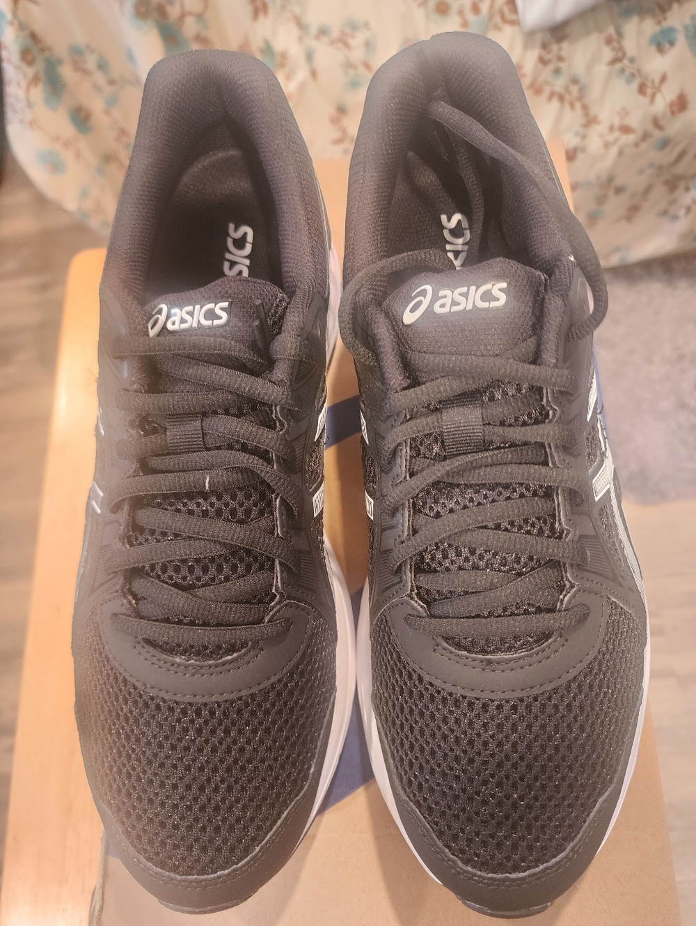 ASICS Jolt 2 Men's Black & Silver Athletic Running Shoes - Picture 3 of 9